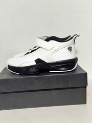 Jordan Max Aura 6 Sneakers New Athletic Running Shoes BNIB Size 2 Youth/Adult