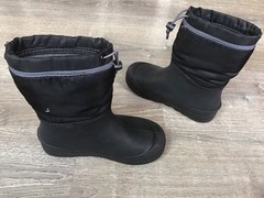Bogs Classic Snow Shell Boots Black Kids Size 1 Waterproof Pull On 72868-001