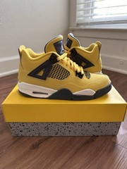 Size 7 (GS) – Jordan 4 Retro 2021 Mid Light