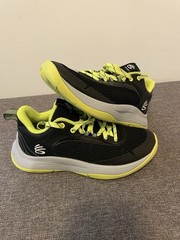 Under Armour Curry 7 Black/green Size 5Y