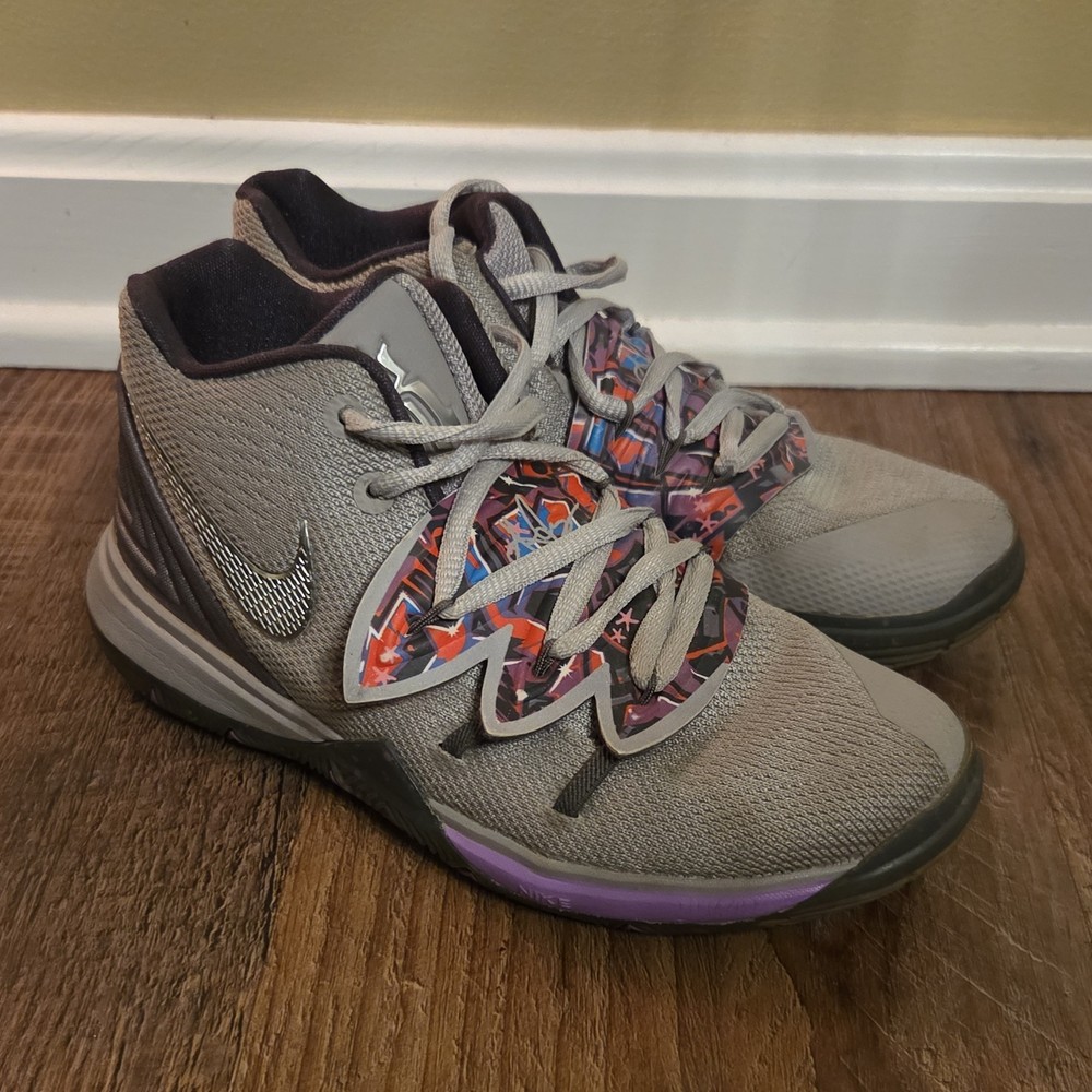 Nike Kyrie 5 ‚Graffiti‘ sneakers