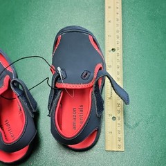 Amazon Essentials Unisex Kids Sandals Size 10 Navy/Red Closed Toe Hook & Loop