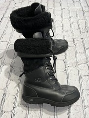 Kid’s UGG Butte II Toggle Tall Boots Size US 1/EURO 32.5