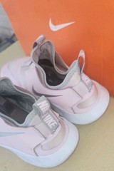 Size 7Y Eur 40- Nike Flex Experience Run Low Pink