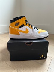 Nike Air Jordan 1 Mid GS Sneakers University Gold Size 5.5Y/ Wmns 7. 554725-170