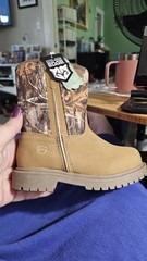 Magellan Outdoors Kids‘ Boone Realtree Edge Boots