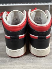 Nike Air Jordan 1 Mid Very Berry 554725-016 GS Size 6Y With Box & Xtra Laces