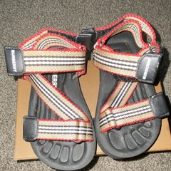Burberry Unisex Kids Striped Hook & Loop Sandals Beige/Red/Black US 9.5 size 26
