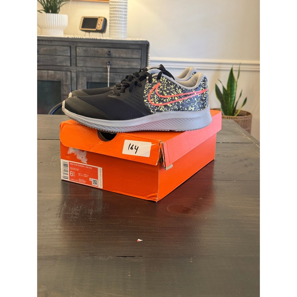 Nike Star Runner 2 Digi GS Sneakers Size 6.5y New!