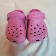 Crocs Classic Clogs Pink Waterproof Mule Outdoors Slip On Shoes Toddler Size 6