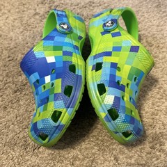 Crocs Classic Digital Block Clog Junior Boys/Girls Green Slime Color Size J6