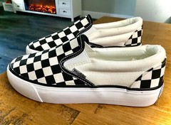 NEW UNISEX MUDD BLACK/WHITE CHECKERED SLIP ON SKATER SHOES SNEAKERS WOMENS SZ 7