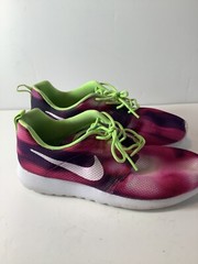 Nike Light Weight GS Running Youth Size 6.5 705486-500