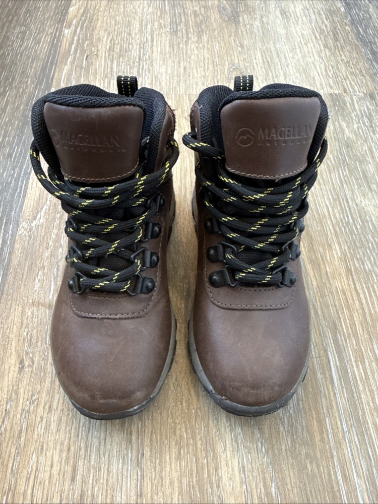 Magellan Kids Outdoor Boots Size 11