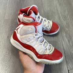 Nike Air Jordan Retro 11 Toddler Kids Size 13.5C 378039 116 White Cherry Shoes