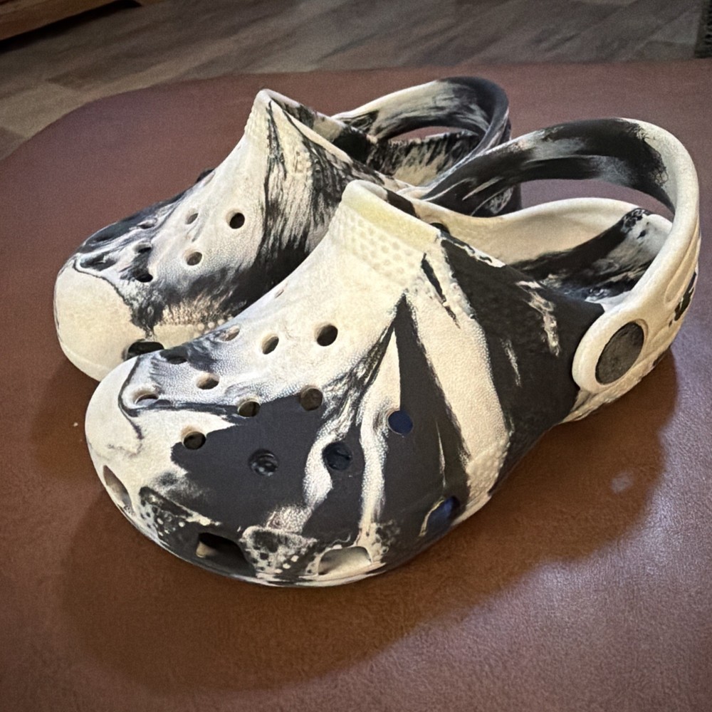 Black And White Tie Dye Crocs 8 Childs