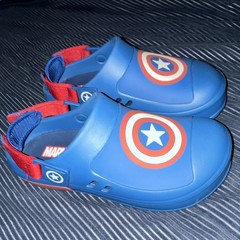 Crocs Kids Captain America Marvel Shield Clogs Slip-On Blue/Red US 9