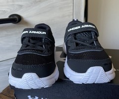 Under Armour Unisex Kids Size 9 Black/White Mesh Sneaker Hook & Loop