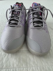 Nike Kyrie Flytrap II Lifestyle Sneakers Gray/Violet Size 7Y Youth (AQ3412-003)