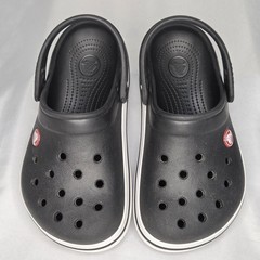 Crocs Crocband Iconic Comfort Clogs Slip on Sandals Youth 7/8 J 1 Black EUC
