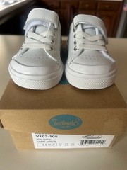 Footmate Reese White Leather Size 3 Baby Hook and Loop closure sneaker New