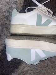Veja Kids Hook & Loop Extra White Kids Shoe Mismatched Sneaker Size 5 In Exc Co