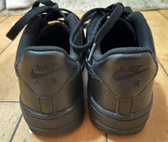 Nike Air Force 1 LE (GS) Black Low Top Leather Sneakers Youth Size 4Y Boys