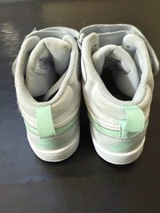 Nike Size 5 Excellent Condition. Teal/White