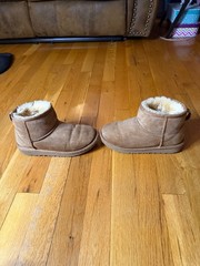 UGG Unisex-Child Classic Mini II Boot, Chestnut, 02