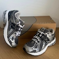 New Balance 1906 R Metallic Silver/Blk Preschool Kids Sneakers PC1906CG- SZ 1 Y