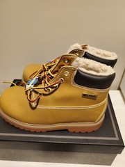 CHILDRENS WATERPROOF BOOTS TAN/GOLD COLOR NWT