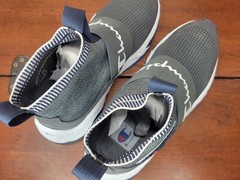Champion Junior Rally PRO Graphite (Gray) Size 7Y CM100019Y pre-owned Great cond