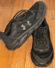 Under Armour Youth Size 5Y Assert 9 Black Running Shoes