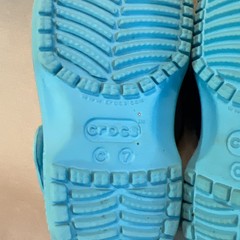 Crocs Classic Clogs Kid 7 Blue Perforated Iconic Comfort Round Toe Slip On Shoes