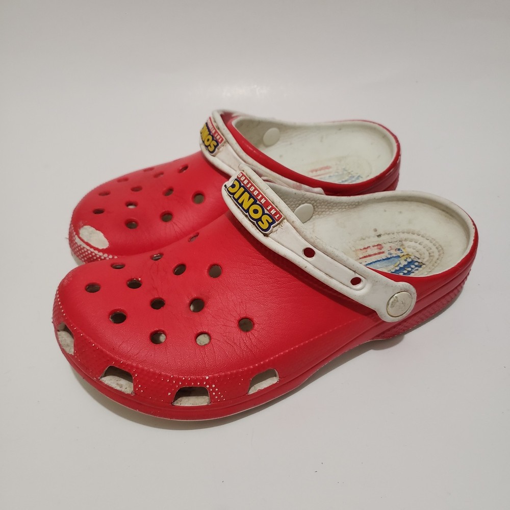 Sega Sonic The Hedgehog Crocs Red Slip On Clogs Men’s Size 6 Women’s Size 8.