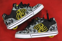 Heelys Roller Shoes Motion Grey Yellow Camo 770153H Size Youth 4 w/Box and parts
