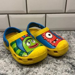 Crocs Kids 8/9 Clogs Yellow Yo Gabba Gabba Brobee Muno Character Kidcore slip on