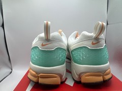 Nike Vomero 5 size 6.5Y