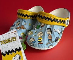 Toddler Size 5 Crocs Peanuts Clogs – Snoopy Charlie Brown – Slip‑On Comfort