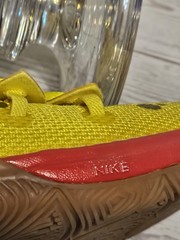 Nike Kyrie 5 x SpongeBob SquarePants PS 2.5Y Yellow Kids Sneakers