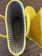 Hisea Rain Boots/Kids/Yellow Rubber Boots Youth Size 2 Little Kid/Worn To Try On