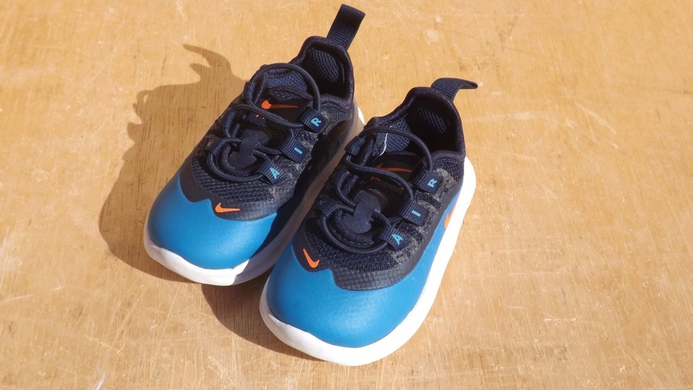 Size 4c – Nike Air Max Axis TD – ‚Midnight Navy Hyper Crimson‘ Running Sneakers