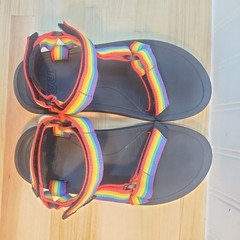 TEVA HURRICANE XLT2 RAINBOW PRIDE HIKING SANDALS YOUTH 2 WOMEN 4