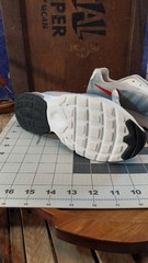Nike Air Max Invigor ‚White/Wolf Grey/Black/University Red‘ – CZ4196-100 Sz 5Y