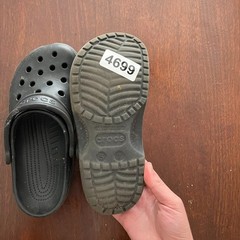 Crocs Classic Unisex Youth Black Clogs 5-7 Slider Sandals Straps Comfort Flats