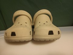 🔥CREAM Crocs Size J 4