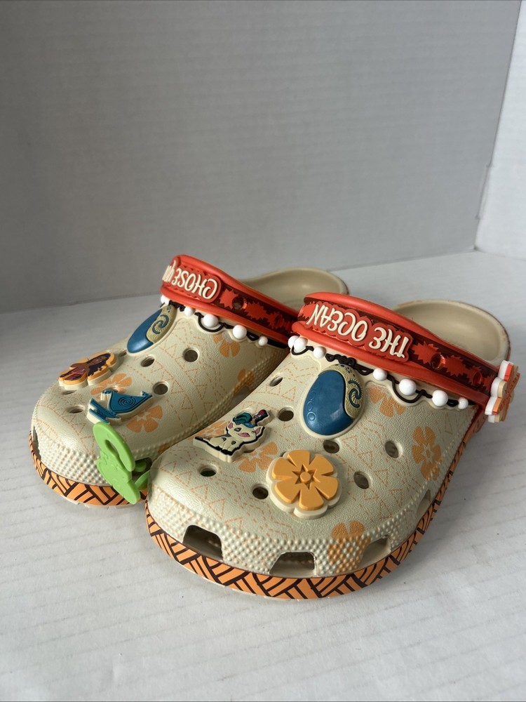 NEW Crocs Disney Moana Classic Clogs Big Kids Youth Size J4 Ocean Beach NWT