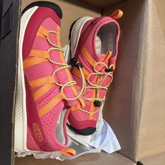 KEEN unisex child Motozoa Comfortable Easy On Breathable Lightweight size 4