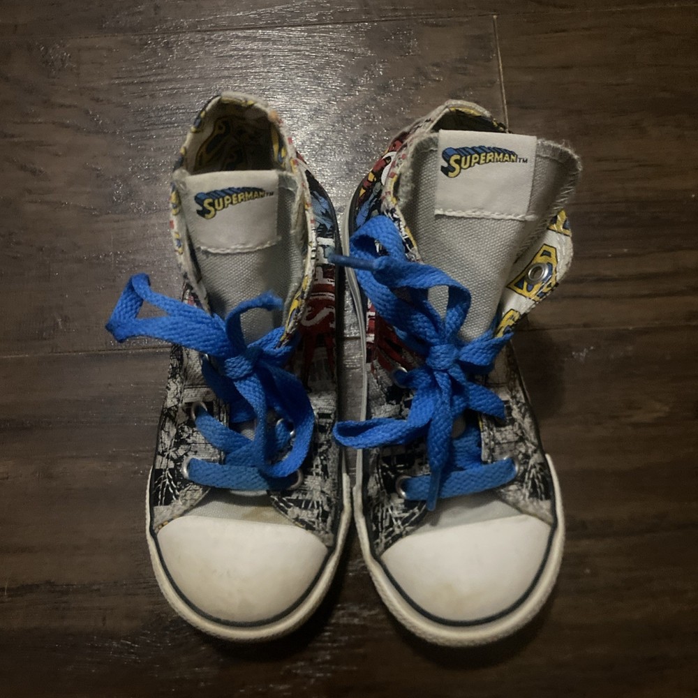 Converse Chuck Taylor All Star High Tops DC Comics Superman Kids Size 10 G4