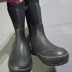 Bogs Classic High HA Winter Boots Kids Size 13 Black Waterproof Insulated 52065